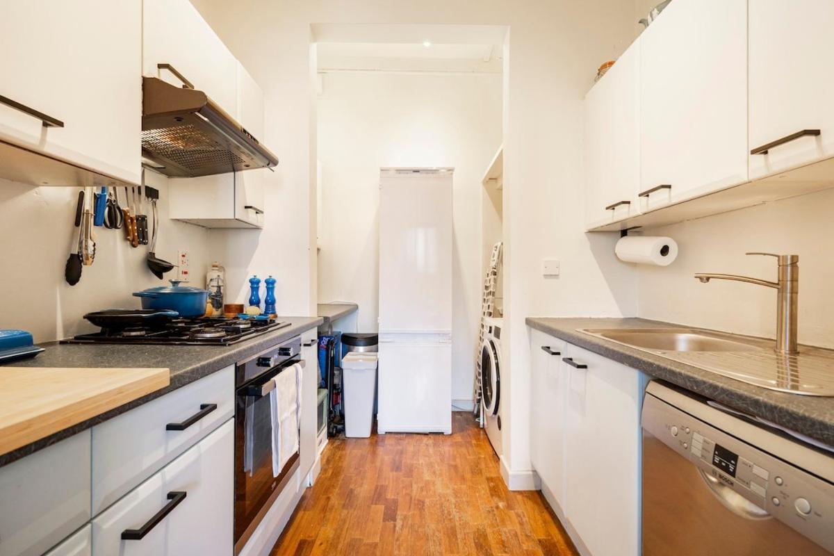 Stunning Flat With Modern Furnishings Apartment Edinburgh